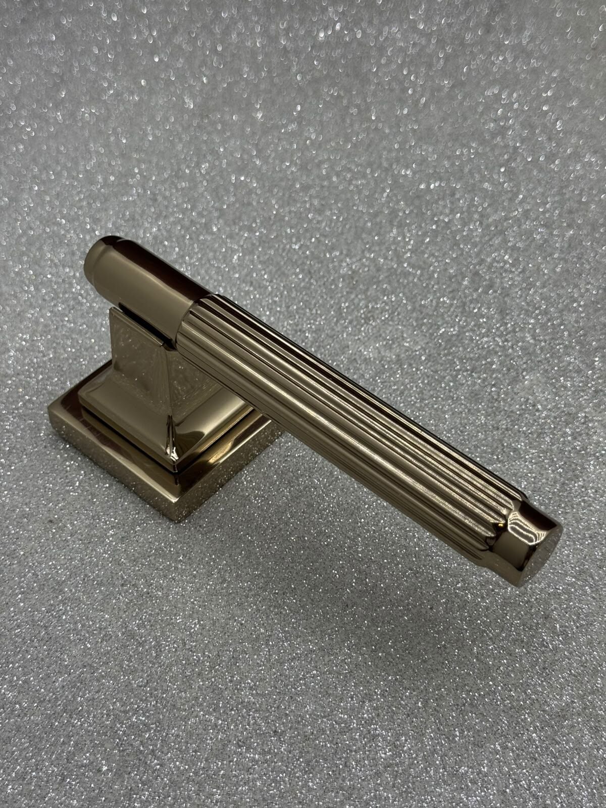 MAKS ANKA KARE ROZETLİ KAPI KOLU BRONZ