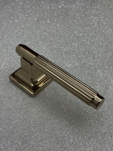 MAKS ANKA KARE ROZETLİ KAPI KOLU BRONZ