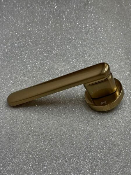 ARDEN ROZETLİ KAPI KOLU BRONZ