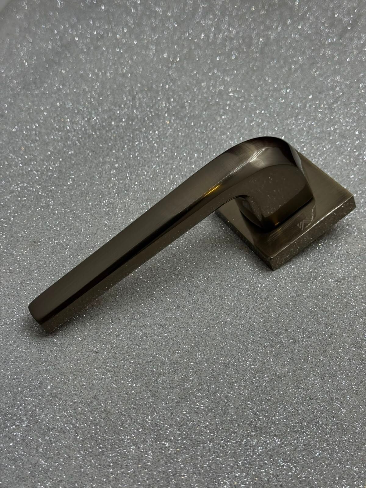 LİBRA ROZETLİ KAPI KOLU BRONZ