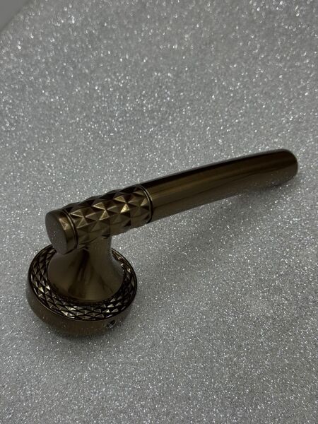 TEMPA ROZETLİ KAPI KOLU BRONZ