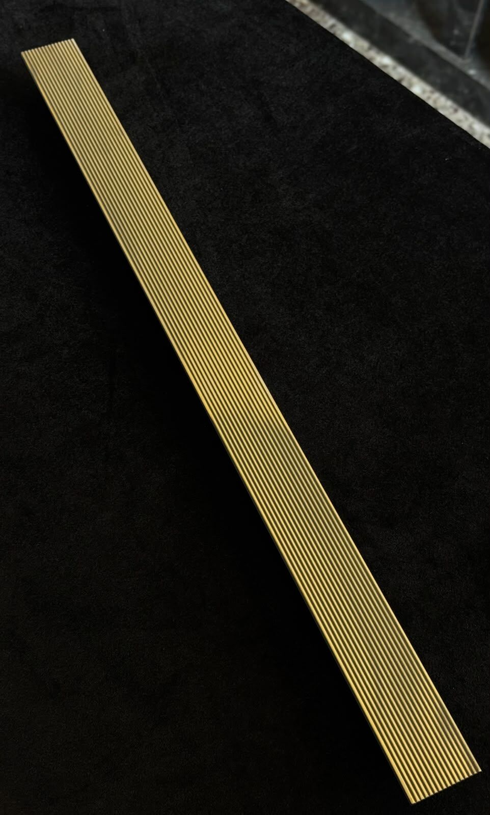 METAX HATAY ÇİZGİLİ 512MM DOLAP KULPU ALTIN
