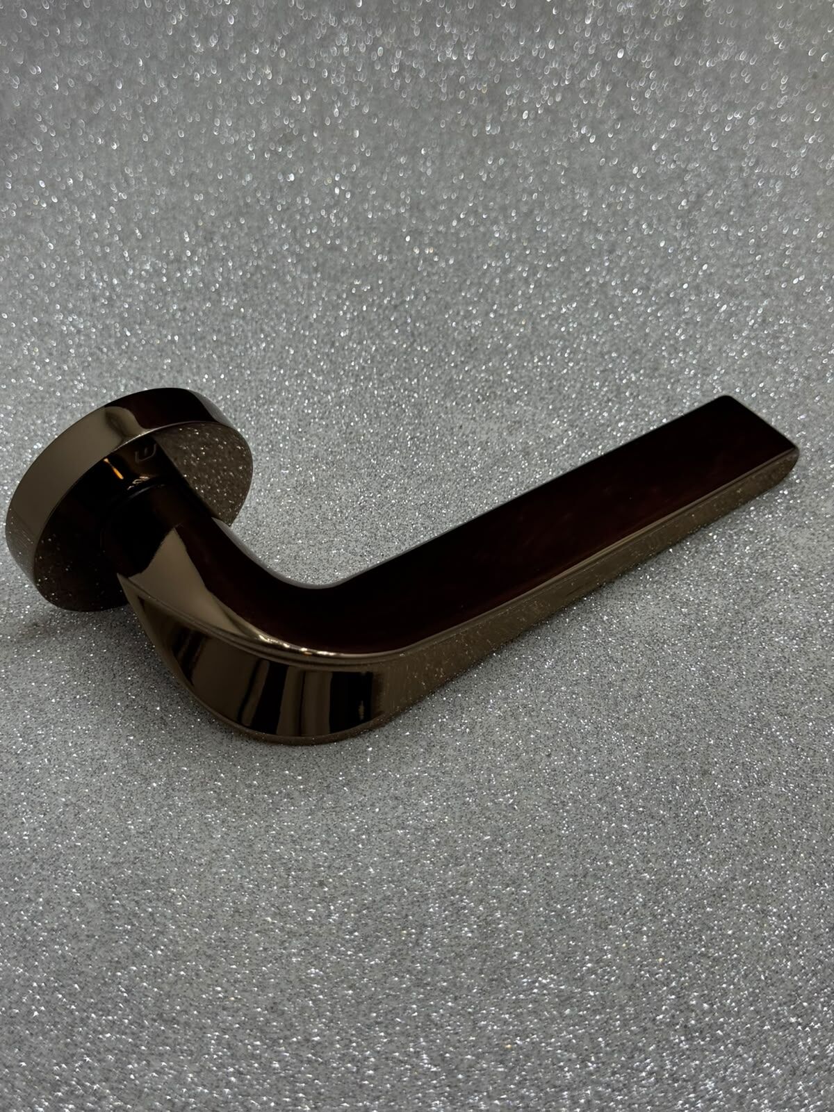 TESLA ROZETLİ KAPI KOLU BRONZ