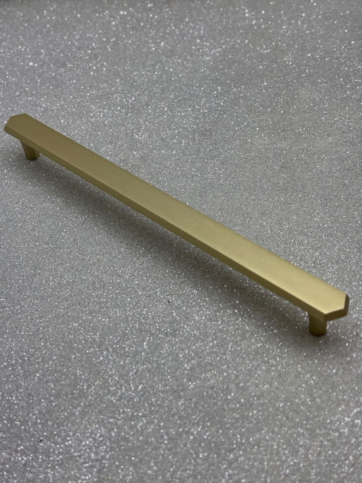 IRONNI ALORA 160 mm DOLAP KULPU MAT ALTIN