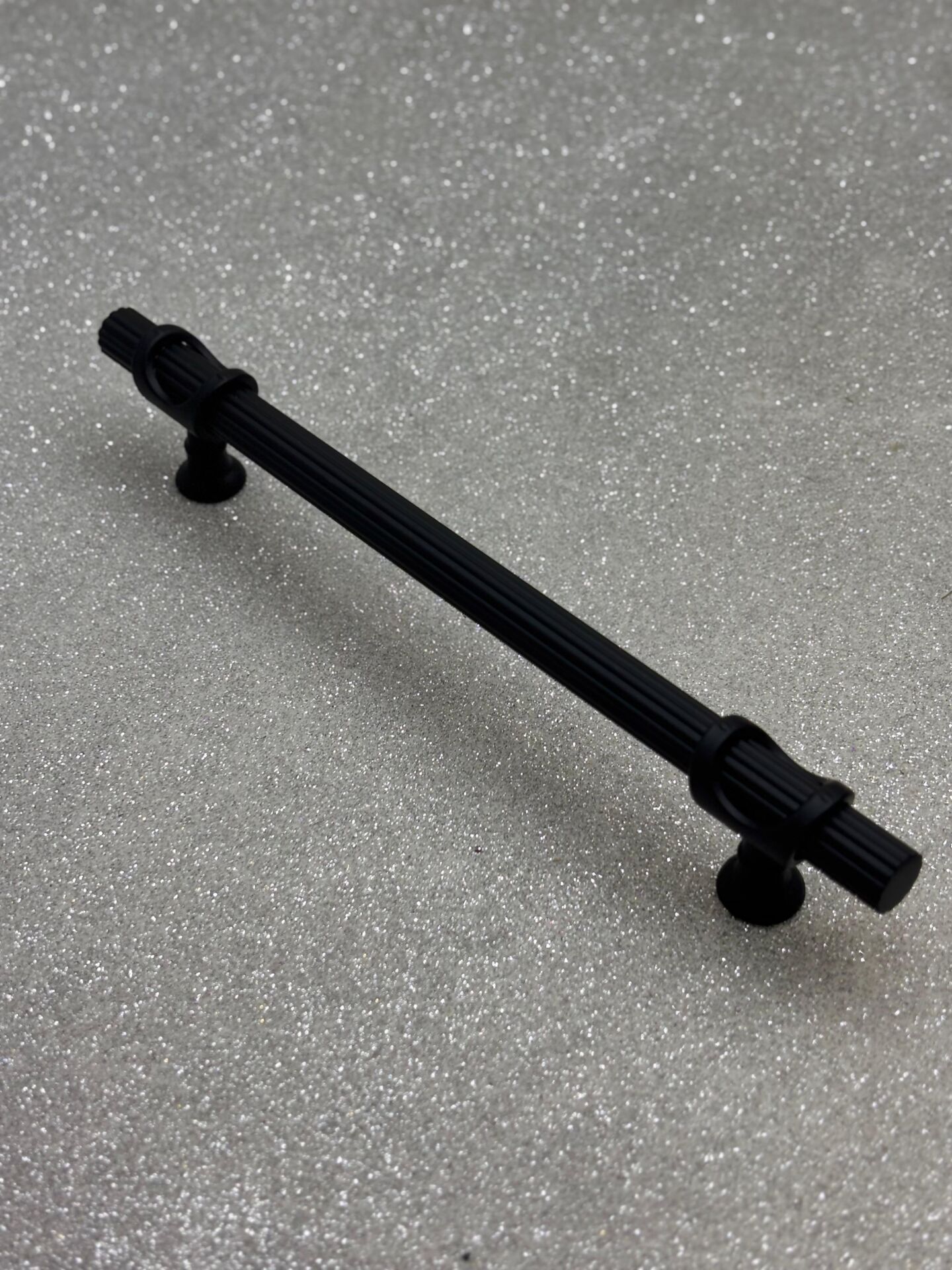 METAX ARSİN ÇİZGİLİ 160 mm DOLAP KULPU SİYAH