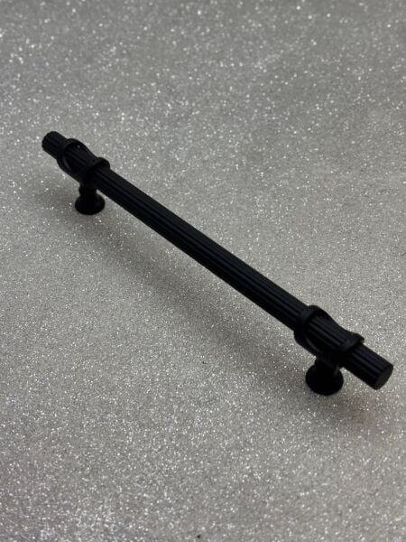 METAX ARSİN ÇİZGİLİ 160 mm DOLAP KULPU SİYAH