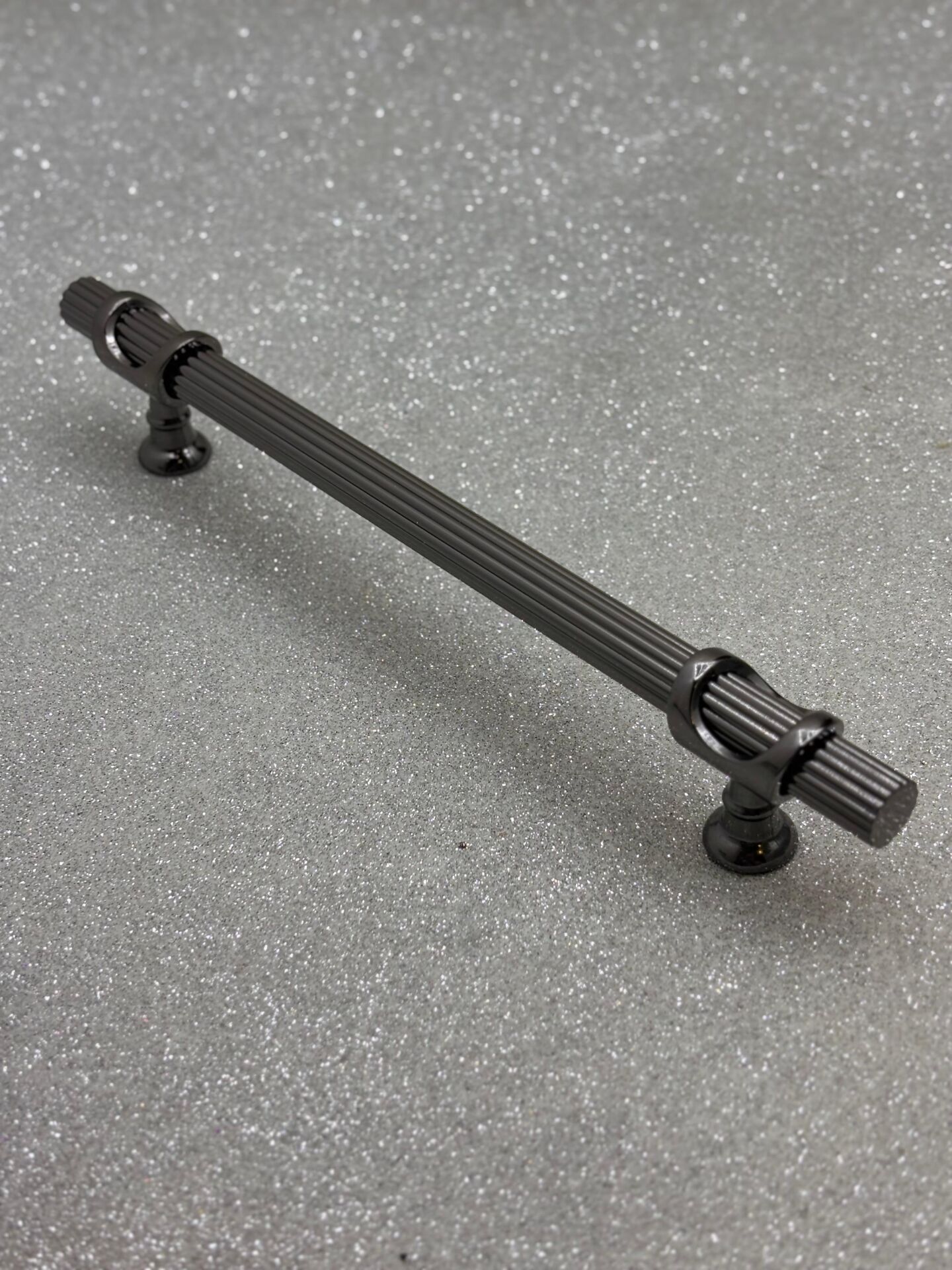 METAX ARSİN ÇİZGİLİ 160 mm DOLAP KULPU FÜME