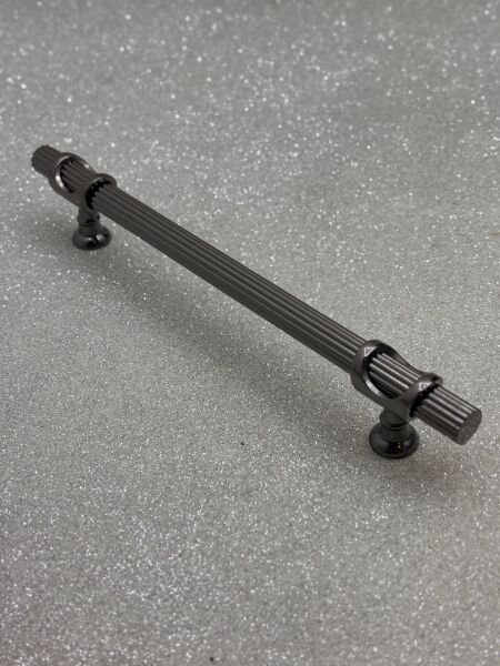 METAX ARSİN ÇİZGİLİ 160 mm DOLAP KULPU FÜME