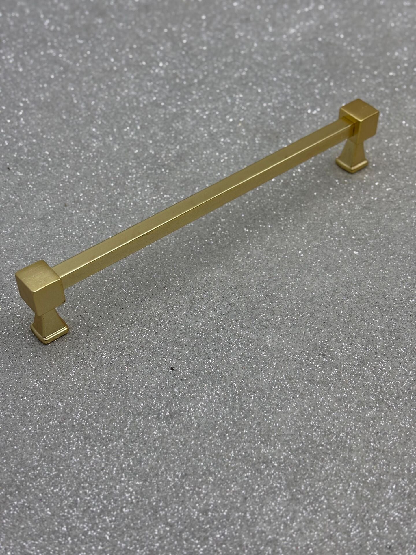 EGESEL BOSA 160MM DOLAP KULPU MAT ALTIN