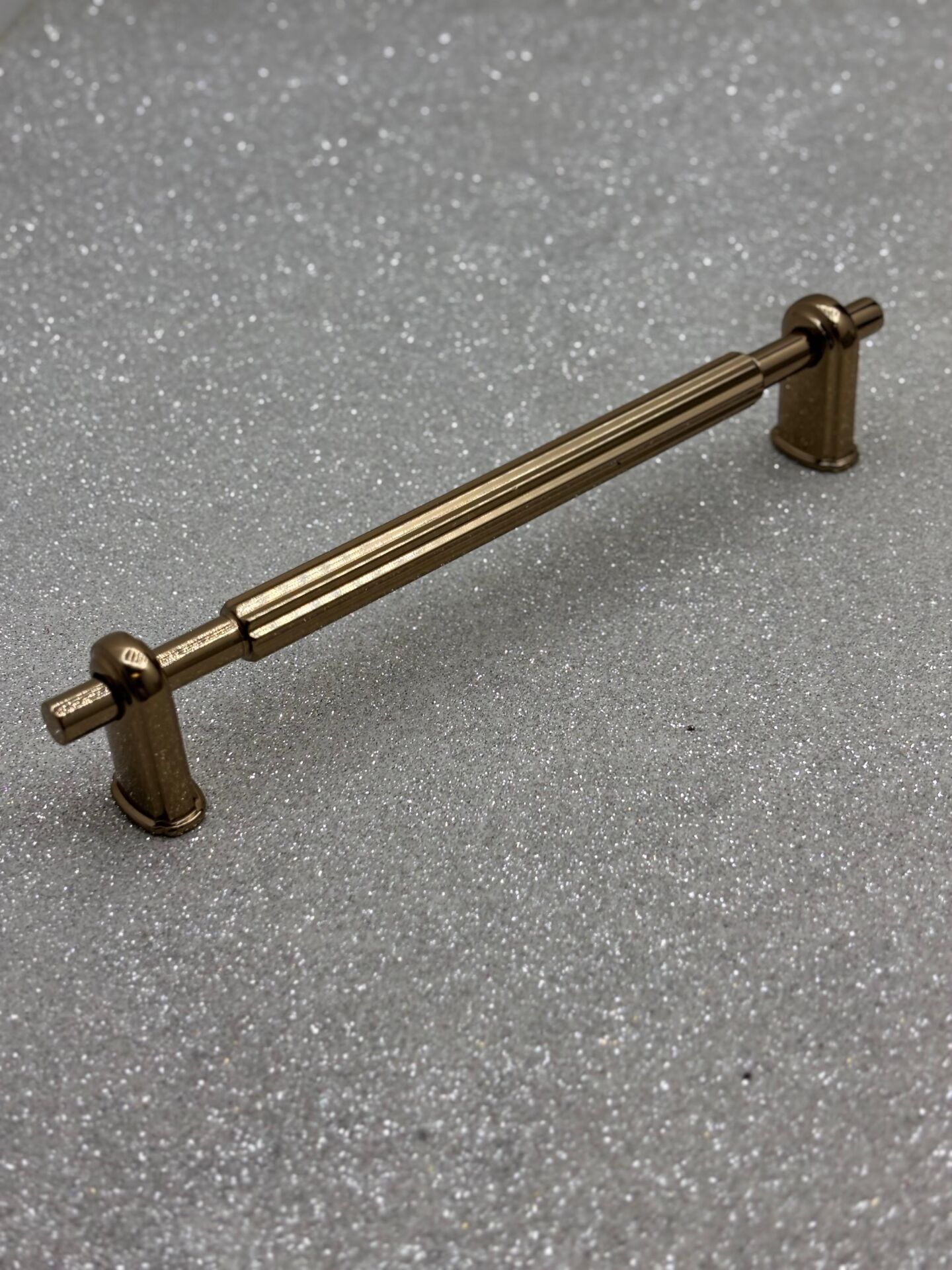 IRONNI LİNE 160mm DOLAP KULPU BRONZ
