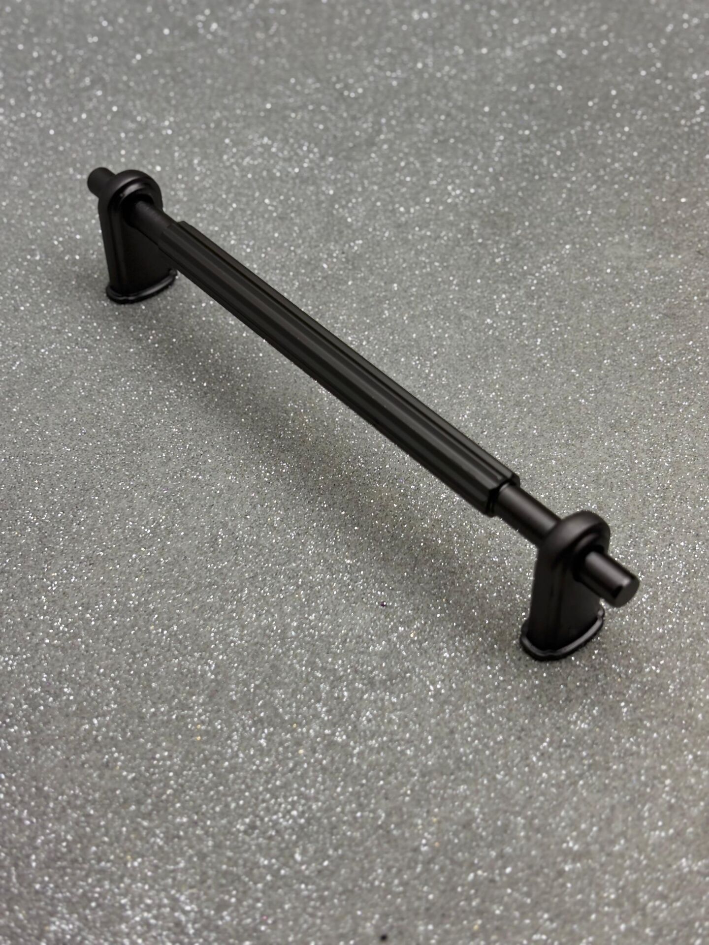 IRONNI LİNE 160mm DOLAP KULPU FÜME