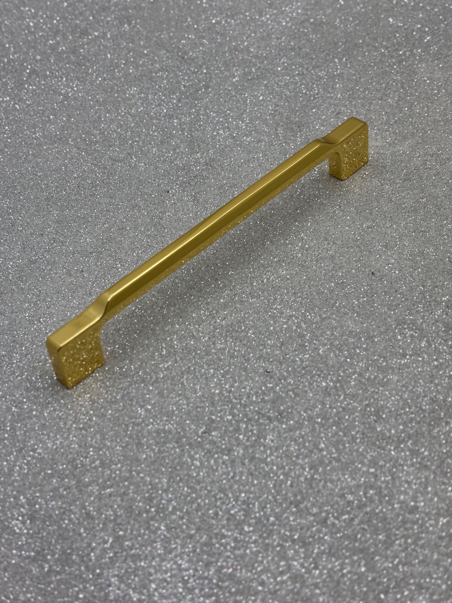 VİEN MARKA 160mm DOLAP KULPU ALTIN