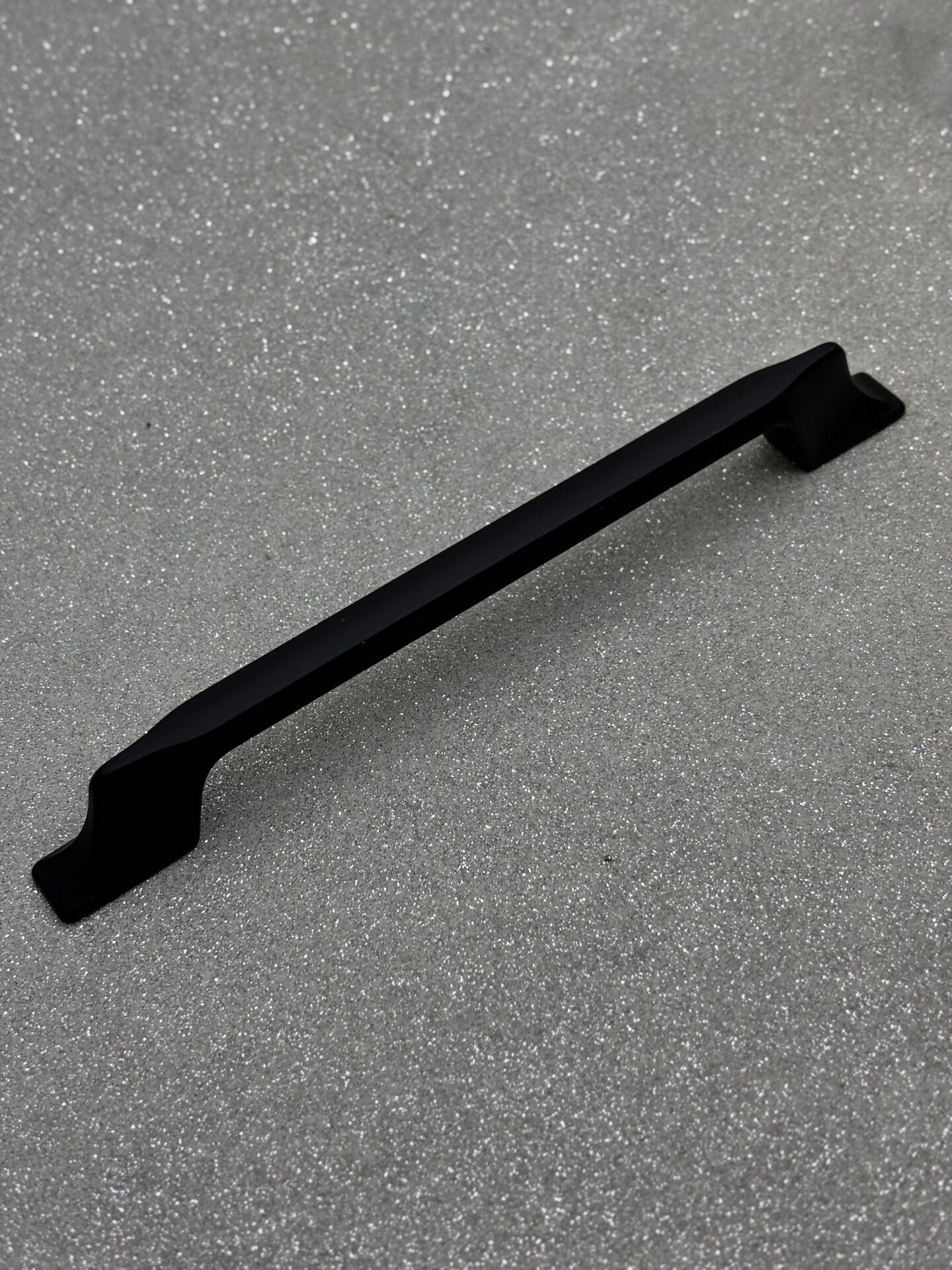 ÖZSAN KALKAN 160mm DOLAP KULPU SİYAH