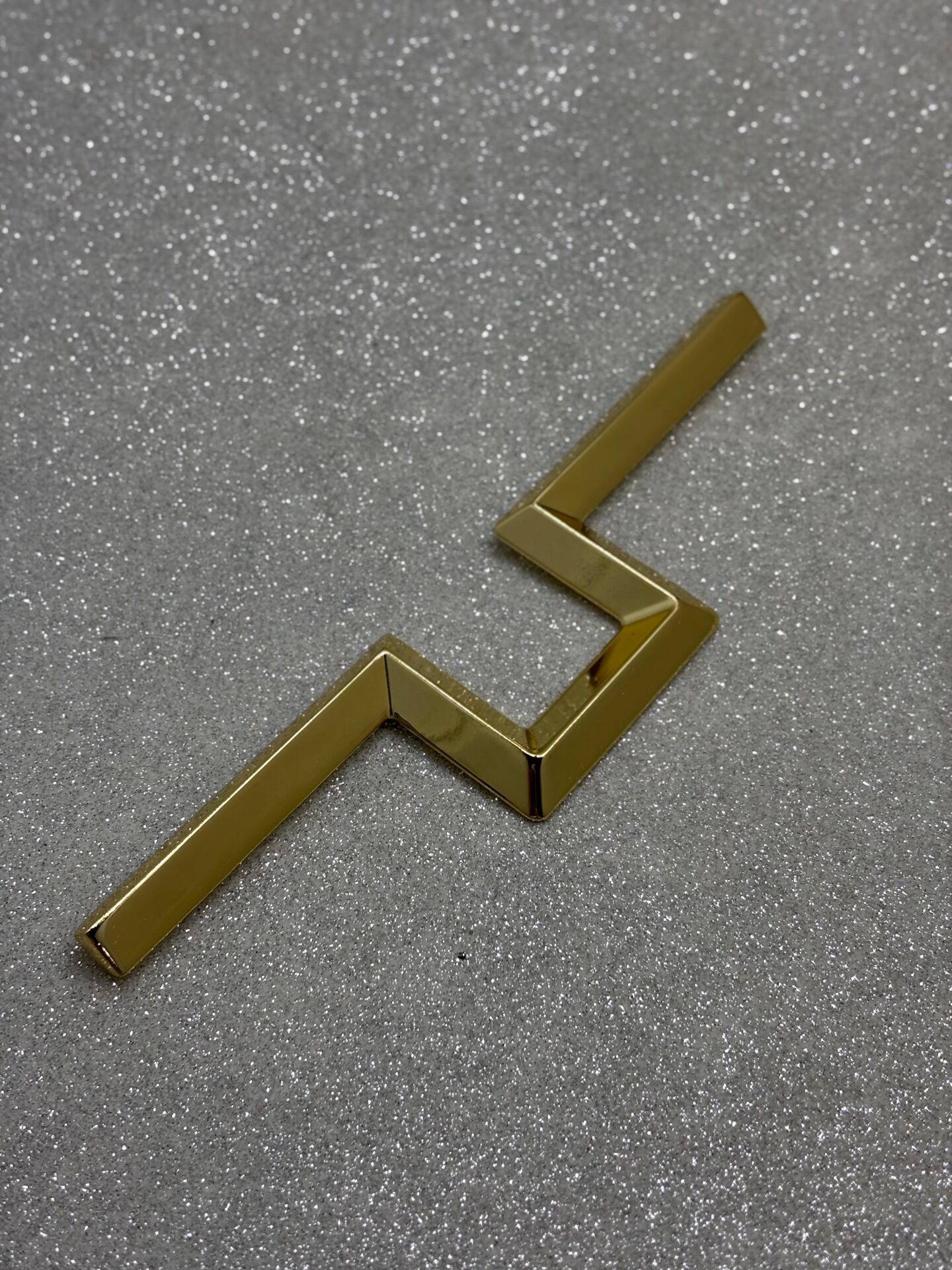MAKS KARİZMA 32MM DOLAP KULPU ALTIN