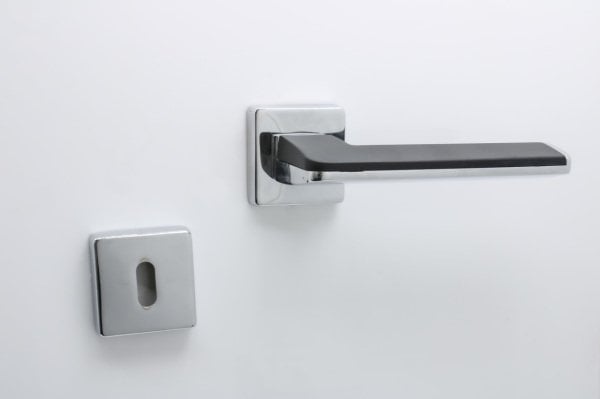 DUO ROZETLİ ODA KAPI KOLU KROM SİYAH