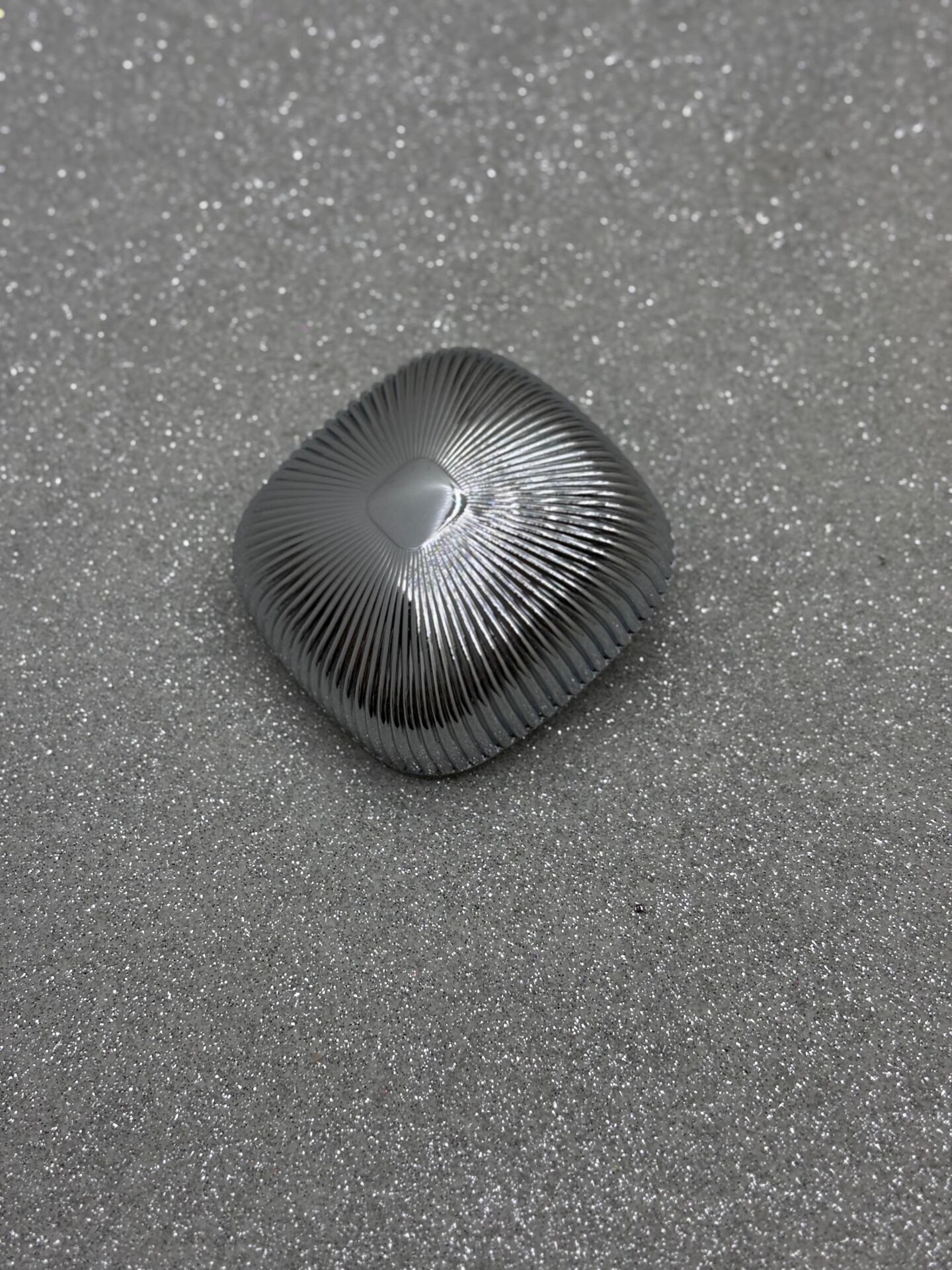MAKS LAOS ÇİZGİLİ 32MM DÜĞME KROM