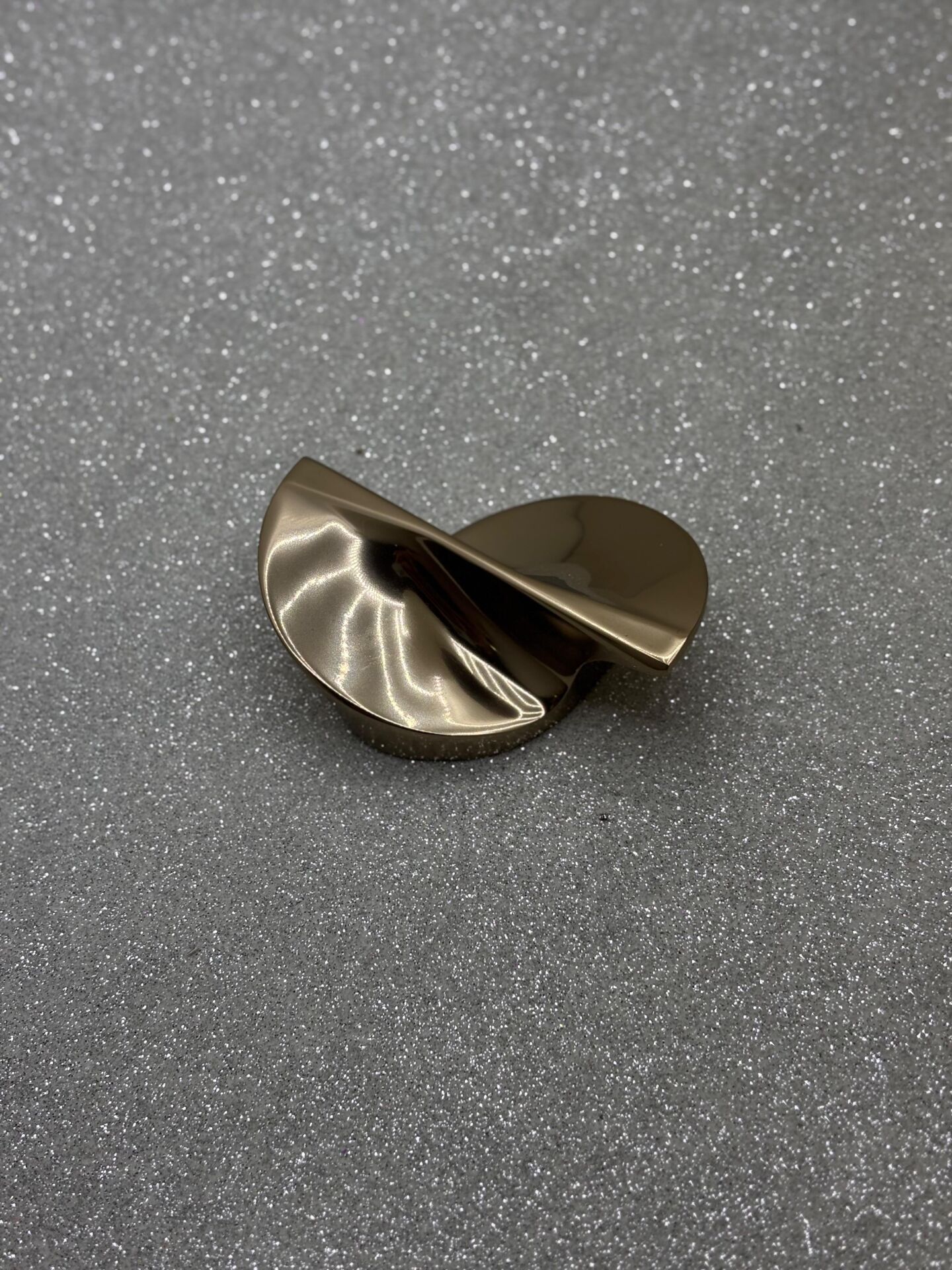 MAKS PERVANE 32MM DÜĞME  BRONZ