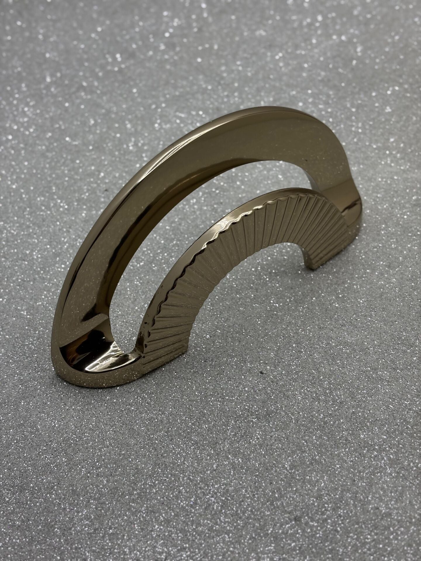 MAKS OVAR ÇİZGİLİ 128MM DOLAP KULPU BRONZ